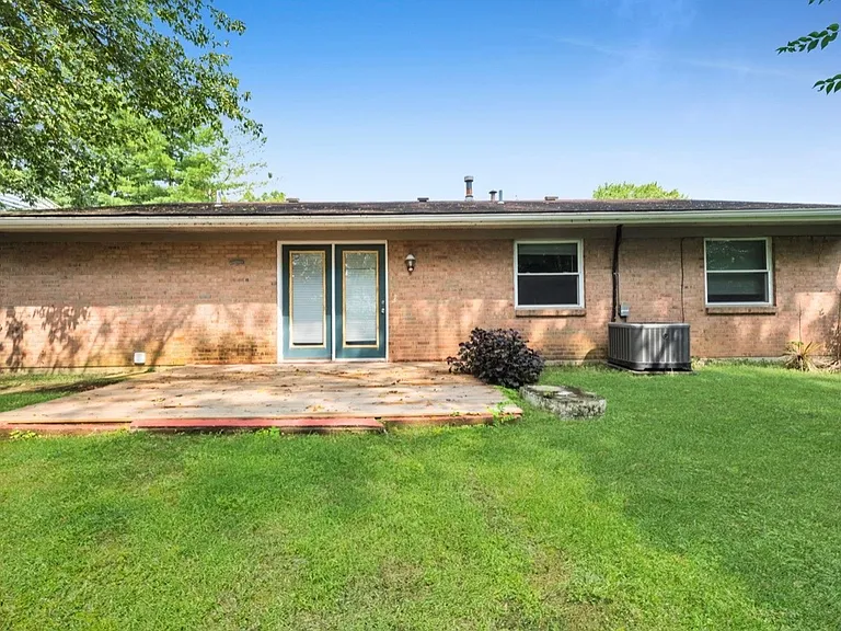 10203 Storm Dr — Photo 25