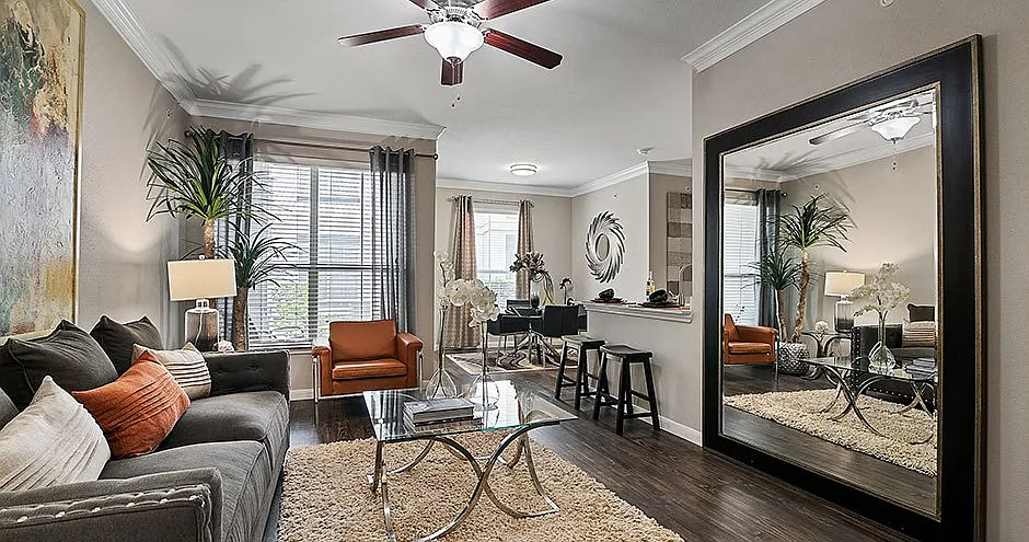 The Palms at Clear Lake Apartments — Photo 3