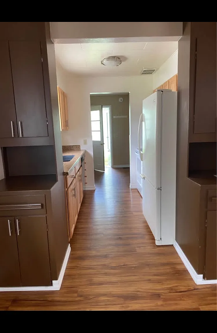 3 bed, 2296 sqft, $1,600 — Photo 3