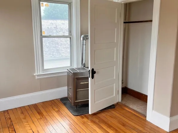 407 Water St APT 4, Fitchburg, MA 01420