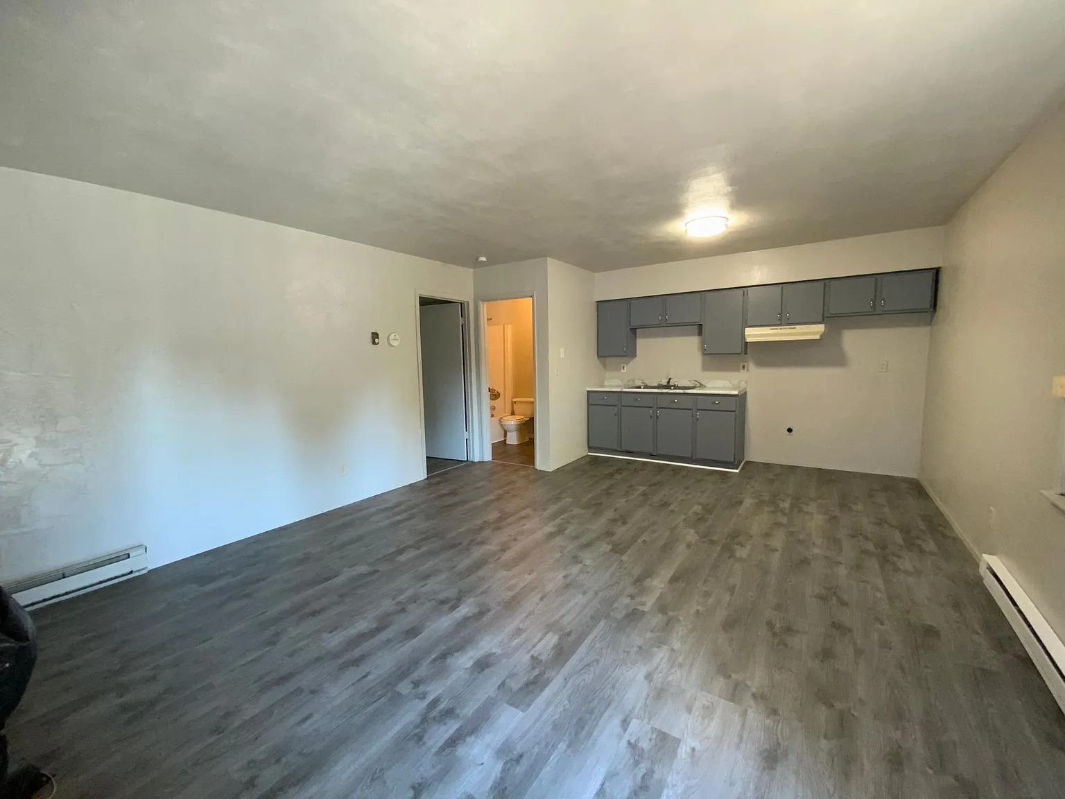 601 Falling Springs Rd APT 7 photo 1