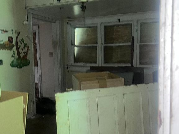 5th image of 124 S Kentucky Ave