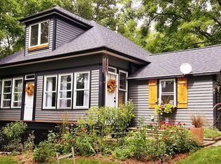 617 Meeker St, Galena, IL 61036
