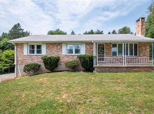 735 Gottwald Dr, Bethlehem, PA 18015