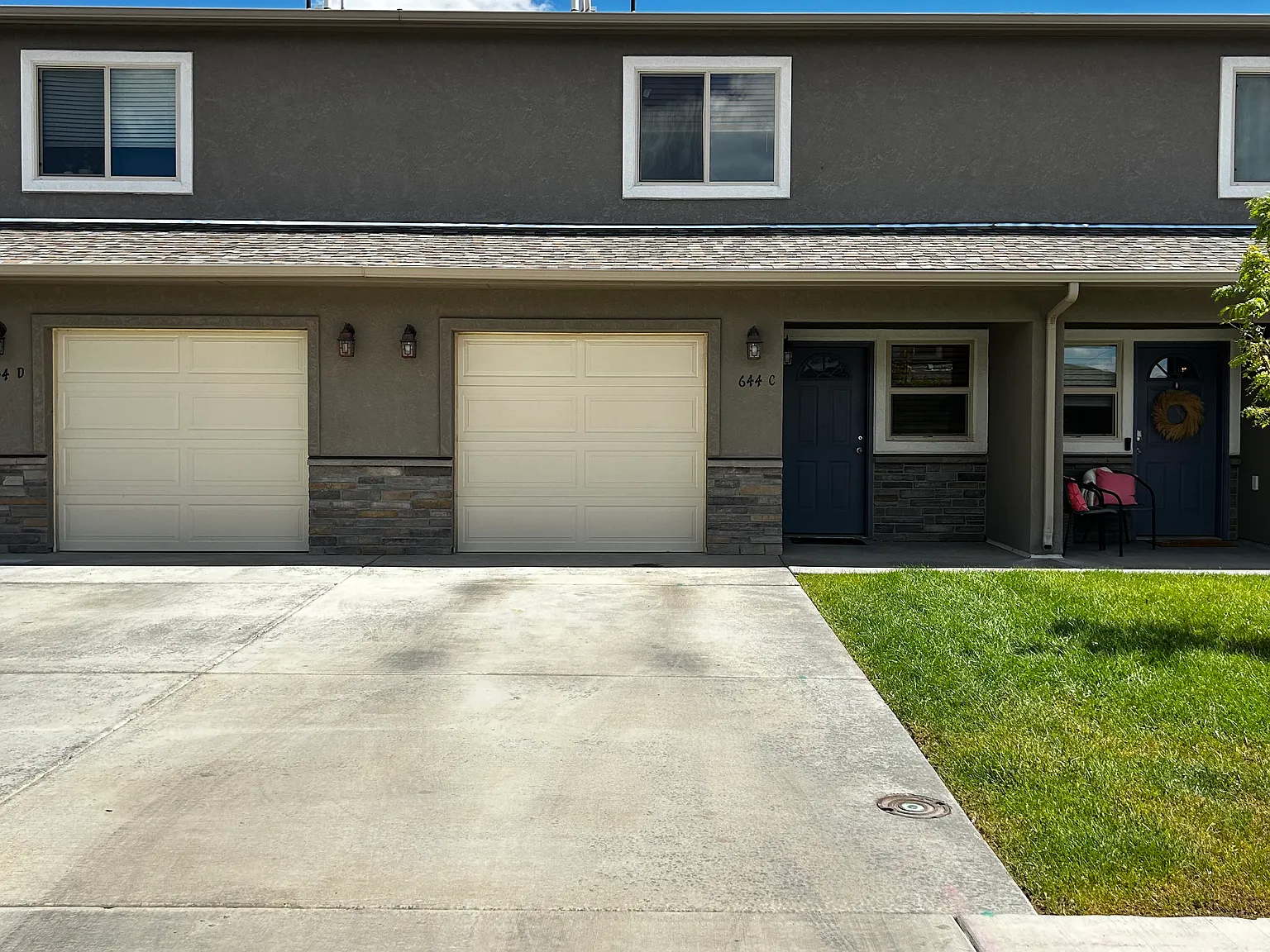 3 bed, 2.5 bath, 1367 sqft, $2,050 — Photo 1