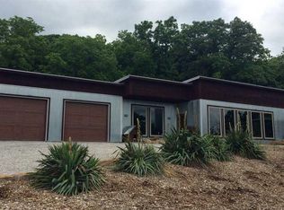 10613 Labette Rd, Oskaloosa, KS 66066