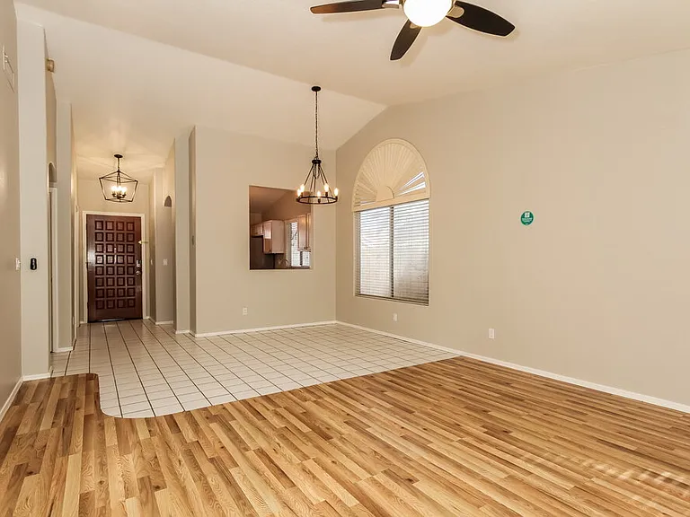 7034 N 28th Dr — Photo 4