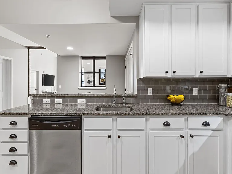 The Barker | $250 Off 1 Month Within 24 hours of Touring — Photo 29