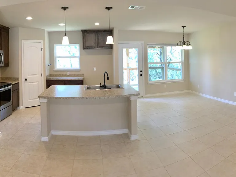 391 Windy Hill Dr — Photo 3