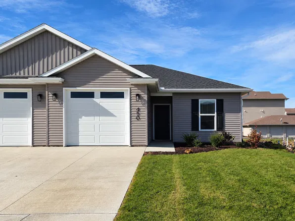 450 N 2nd Ave, Eldridge, IA 52748