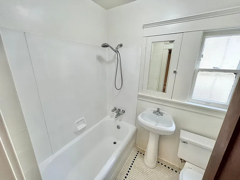 366 Carroll Park East — Photo 7