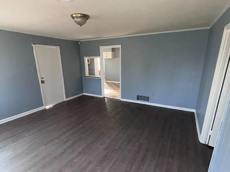 3237 Harris Ave — Photo 9