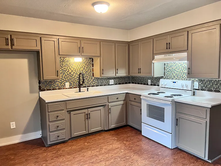 1107 Wilson St — Photo 15