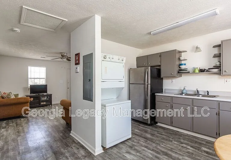 1852 Faulkner Dr — Photo 7