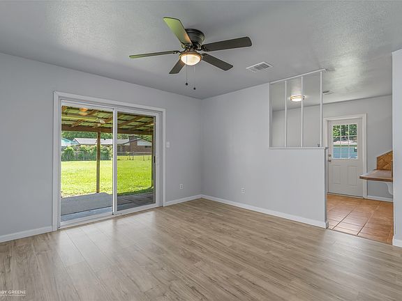 5th image of 9469 Poinsetta Dr