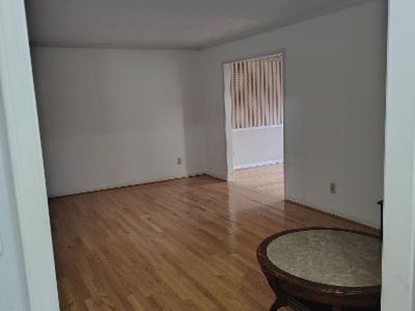 4265 King Richard Ct