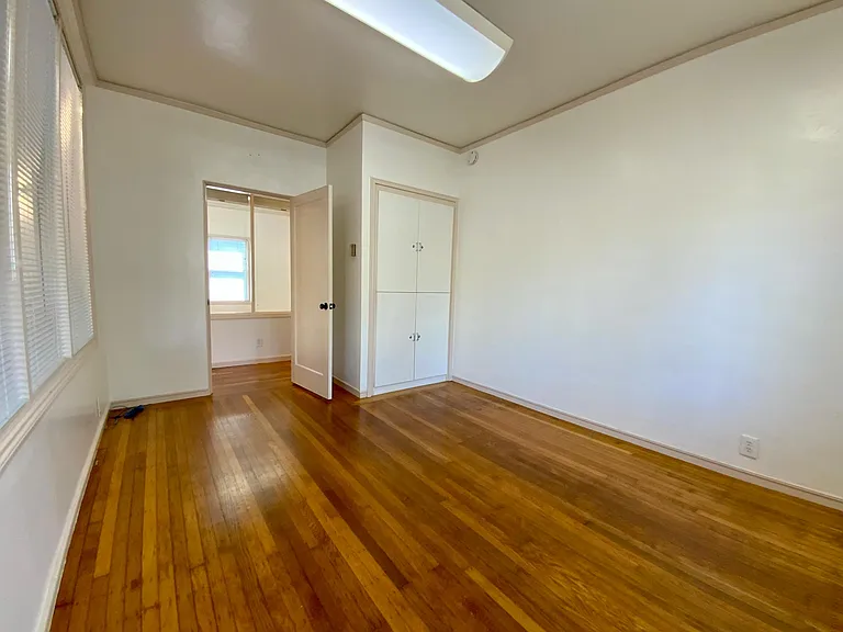 823 D St — Photo 23