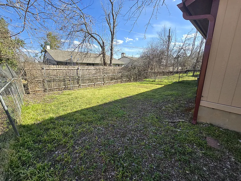 807 Lexington Rd #A — Photo 2