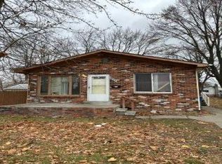 8693 Toepfer Rd, Warren, MI 48089