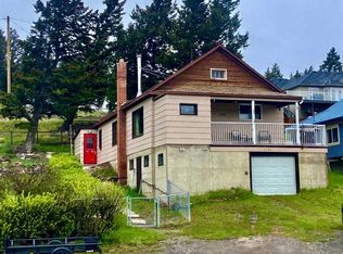 6525 S 21st Ave, Crowsnest Pass, AB T0K0M0