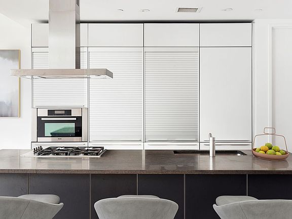 5th image of 101 Warren St #2304