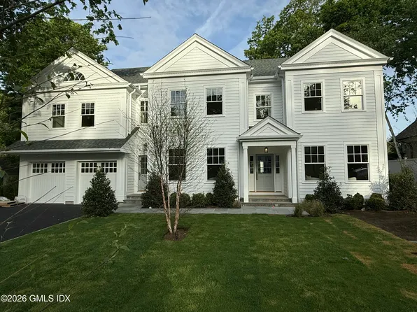 11 Hearthstone Dr, Riverside, CT 06878