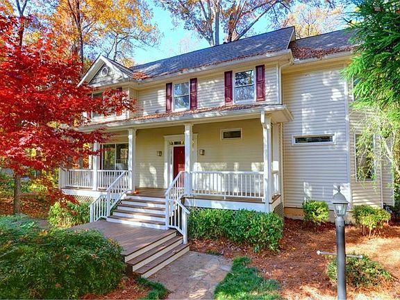 3rd image of 2496 Kirkland Dr