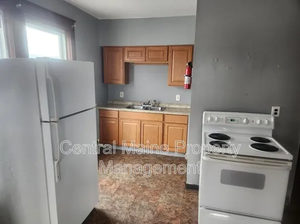 131 Horton St APT 4, Lewiston, ME 04240