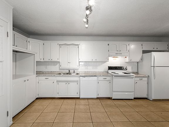2nd image of 2815 Merriam Ln #2A