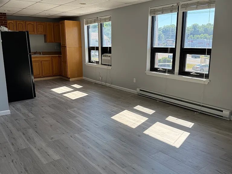 312 Washington St #4 — Photo 9