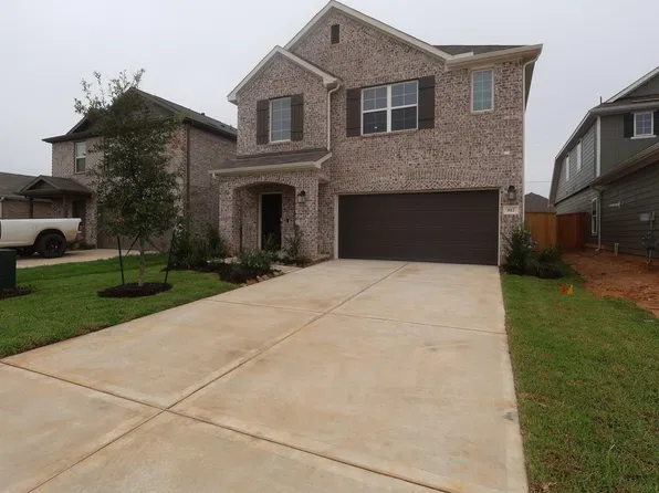 817 Village Brook Dr, Willis, TX 77378