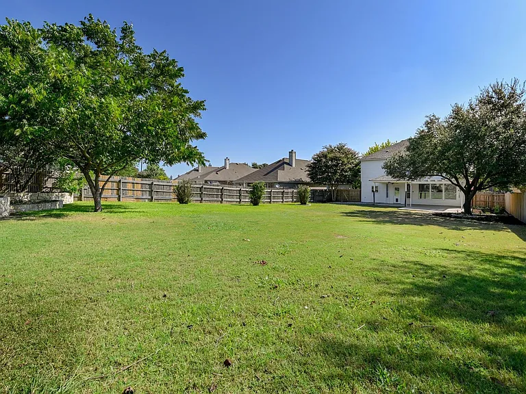 20308 Farm Pond Ln — Photo 20