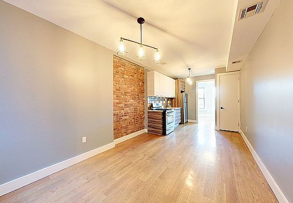 3rd image of 273 Halsey St #3L