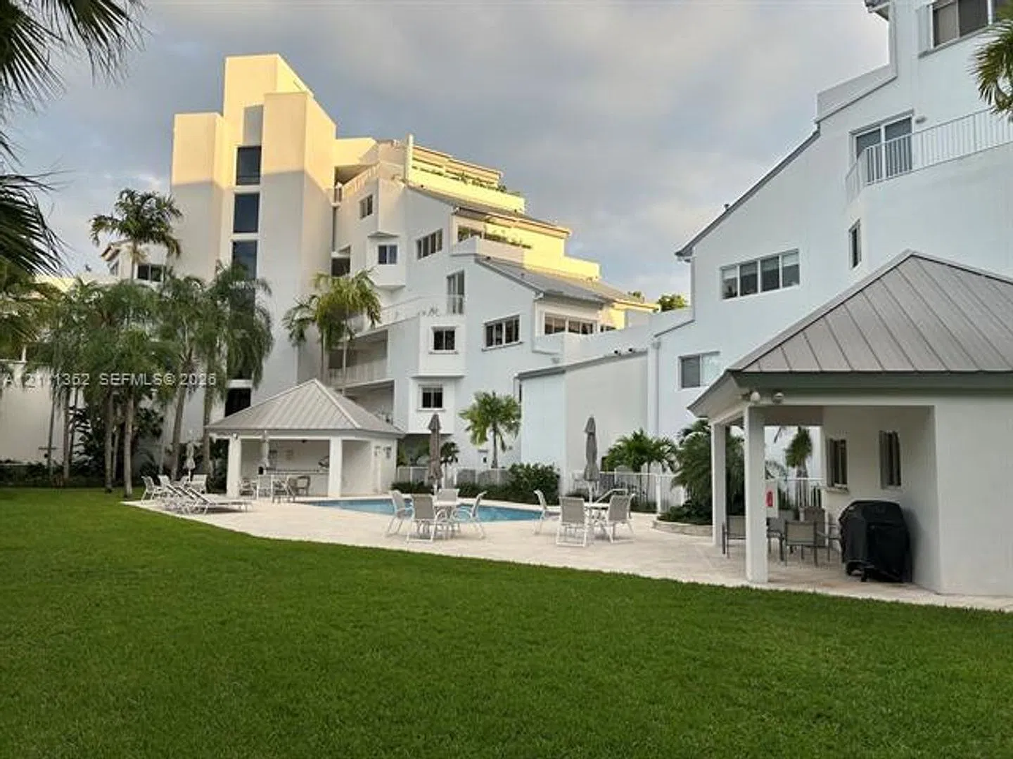 50 Ocean Lane Dr cu-404, Key Biscayne, FL 33149 — Photo 2