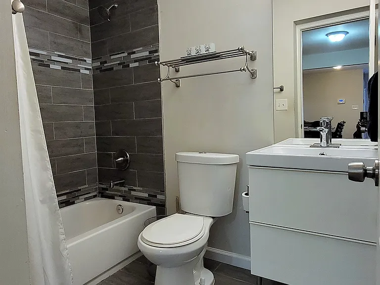 3010 Santa Monica Dr — Photo 15