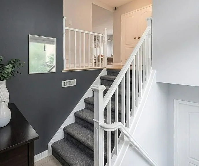802 Pam Cres — Photo 3