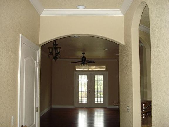 3rd image of 1400 Isabella Dr Unit 106
