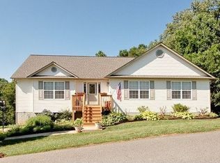 66 Anderson Oaks Dr, Marshall, NC 28753