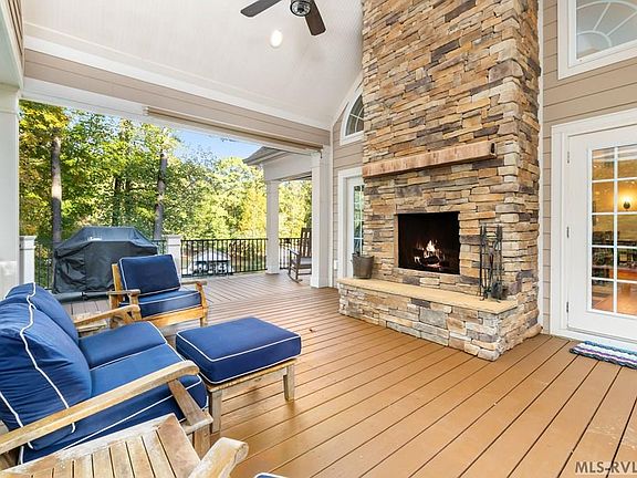 3rd image of 140 Breezewood Rd