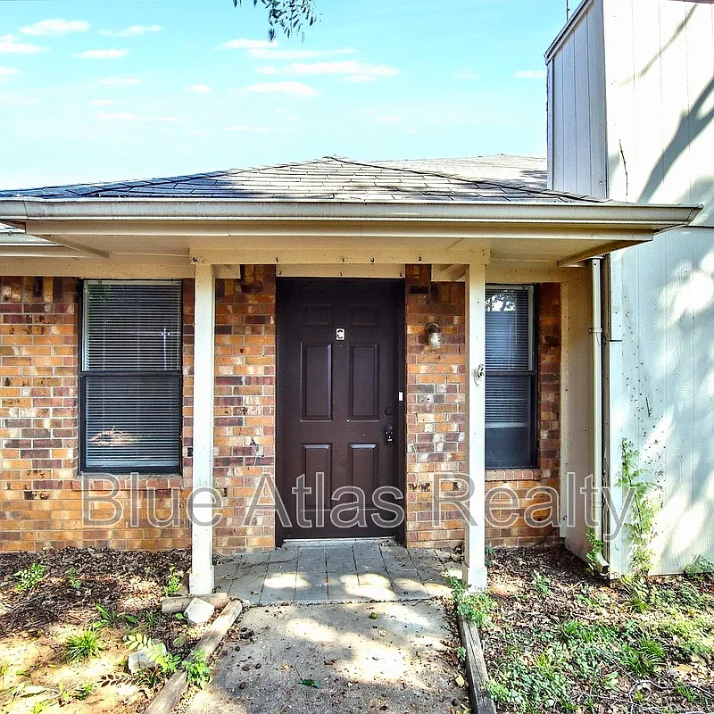 2 bed, 2.0 bath, 1050 sqft, $1,450 — Photo 1
