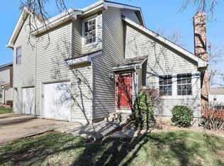 8606 W 109th Ter, Overland Park, KS 66210