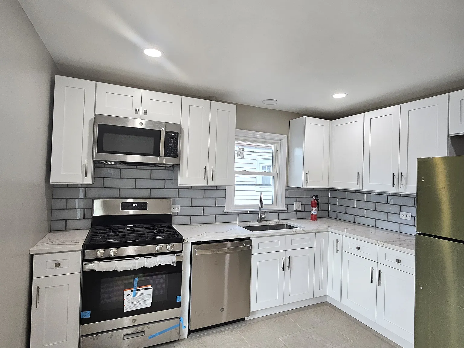 4 bed, 1800 sqft, $3,300 — Photo 2