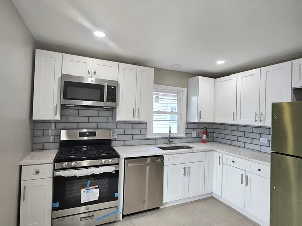 2733 Indian Boundary Rd, River Grove, IL 60171