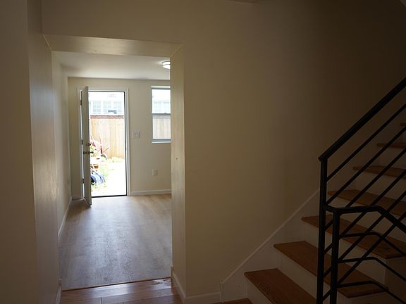 4th image of 135 Gay St