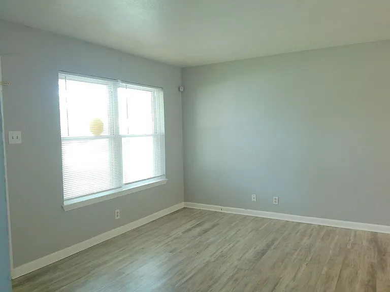 4318 Belfast Dr — Photo 12