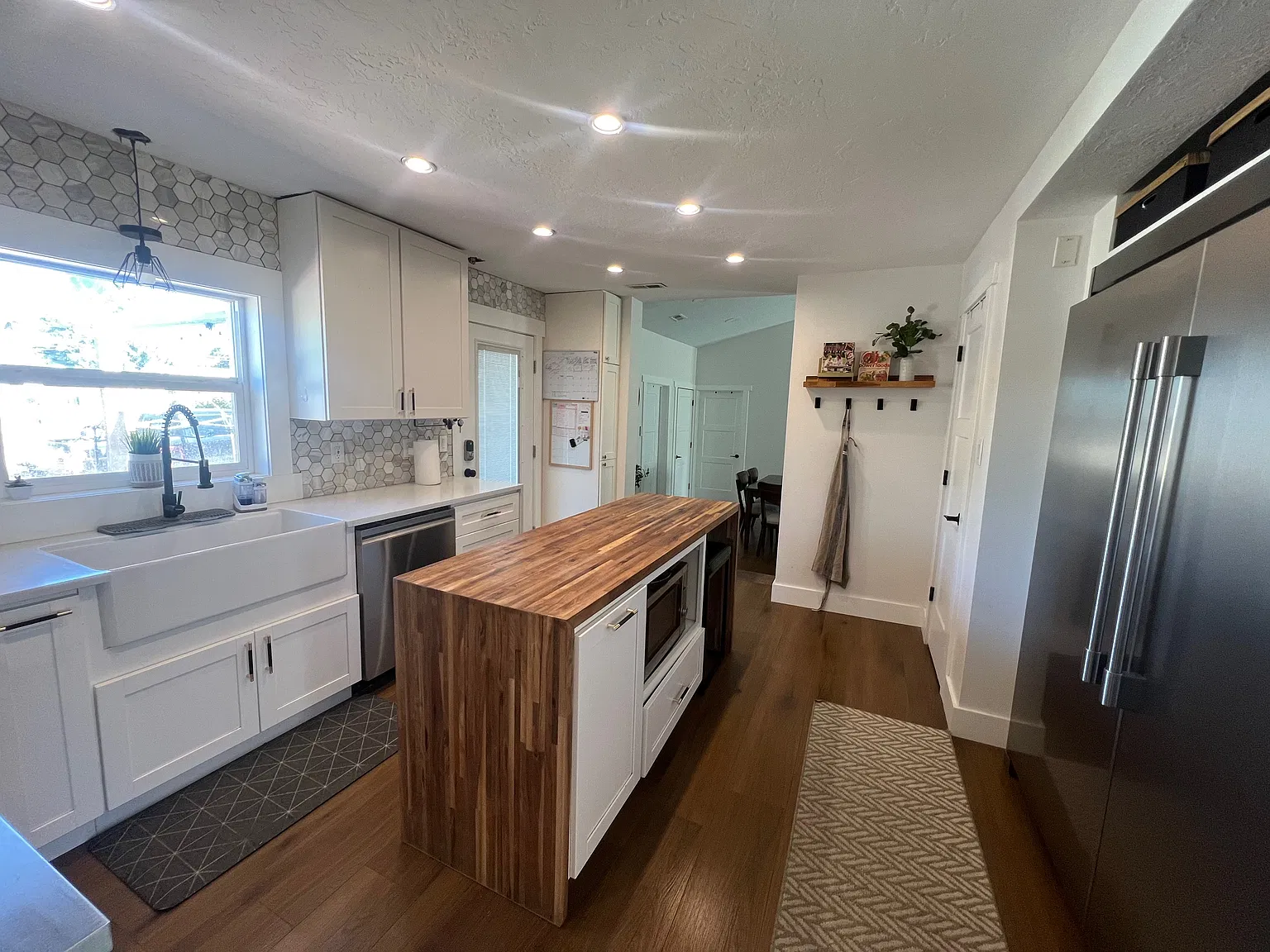 3 bed, 2.5 bath, 1950 sqft, $2,450 — Photo 3