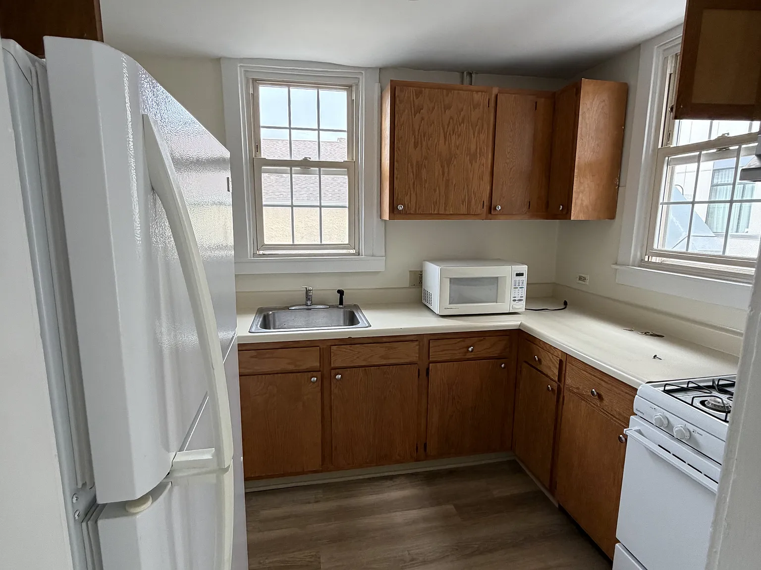 2 bed, 1500 sqft, $2,200 — Photo 3