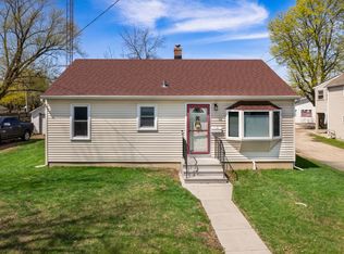 113 S Stott St, Genoa, IL 60135