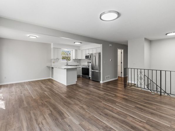 255 Hallam Curv, Mahtomedi, MN 55115