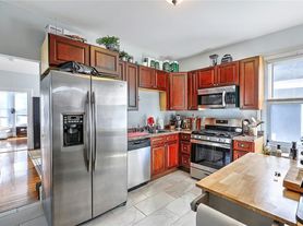 390 Hope St, Providence, RI
